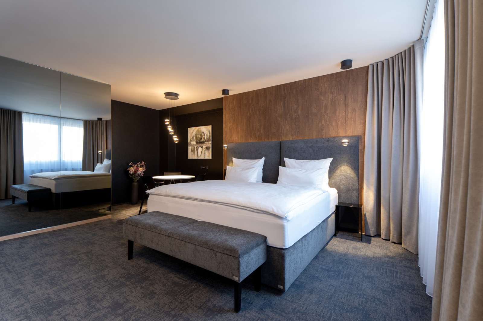 JUNIOR SUITE
